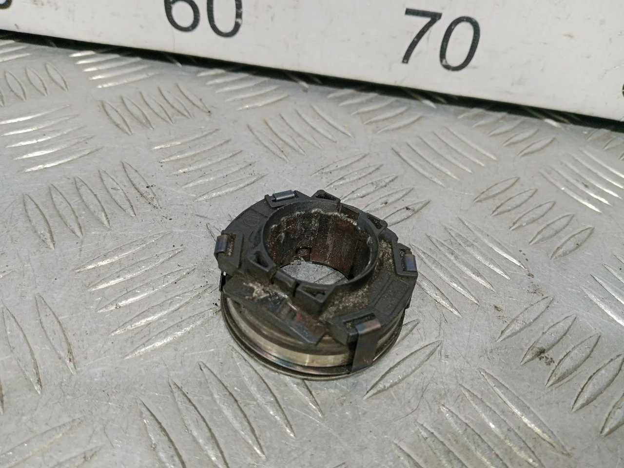 [ЧАСТЬ Б/У] Подшипник выжимной c вилкой сцепления - Только подшипник [Код: 00516149 ]