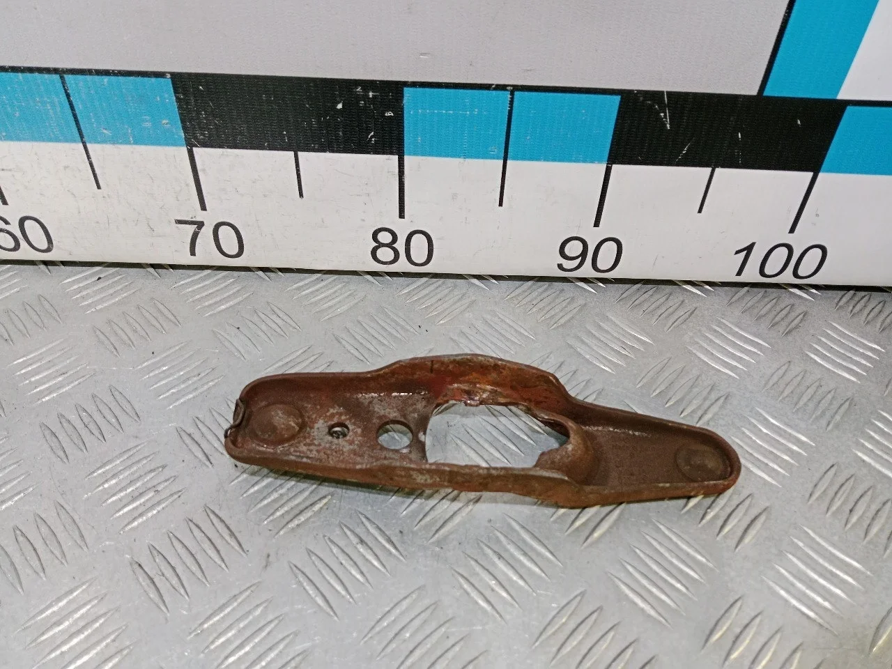 [ЧАСТЬ Б/У] Подшипник выжимной c вилкой сцепления - Только вилка [Код: 00517356 ]