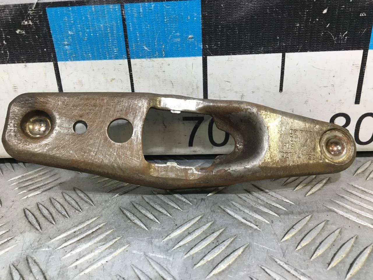 [ЧАСТЬ Б/У] Подшипник выжимной c вилкой сцепления - Только вилка [Код: 00565671 ]