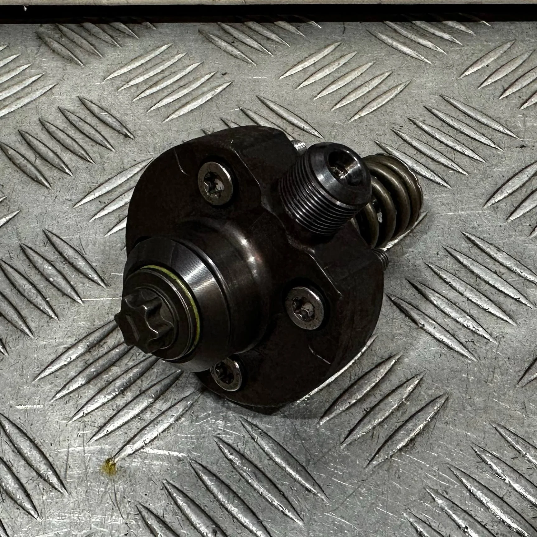 [ЧАСТЬ Б/У] ТНВД - клапан [ХОРОШЕЕ] [Код: 00646880 ]