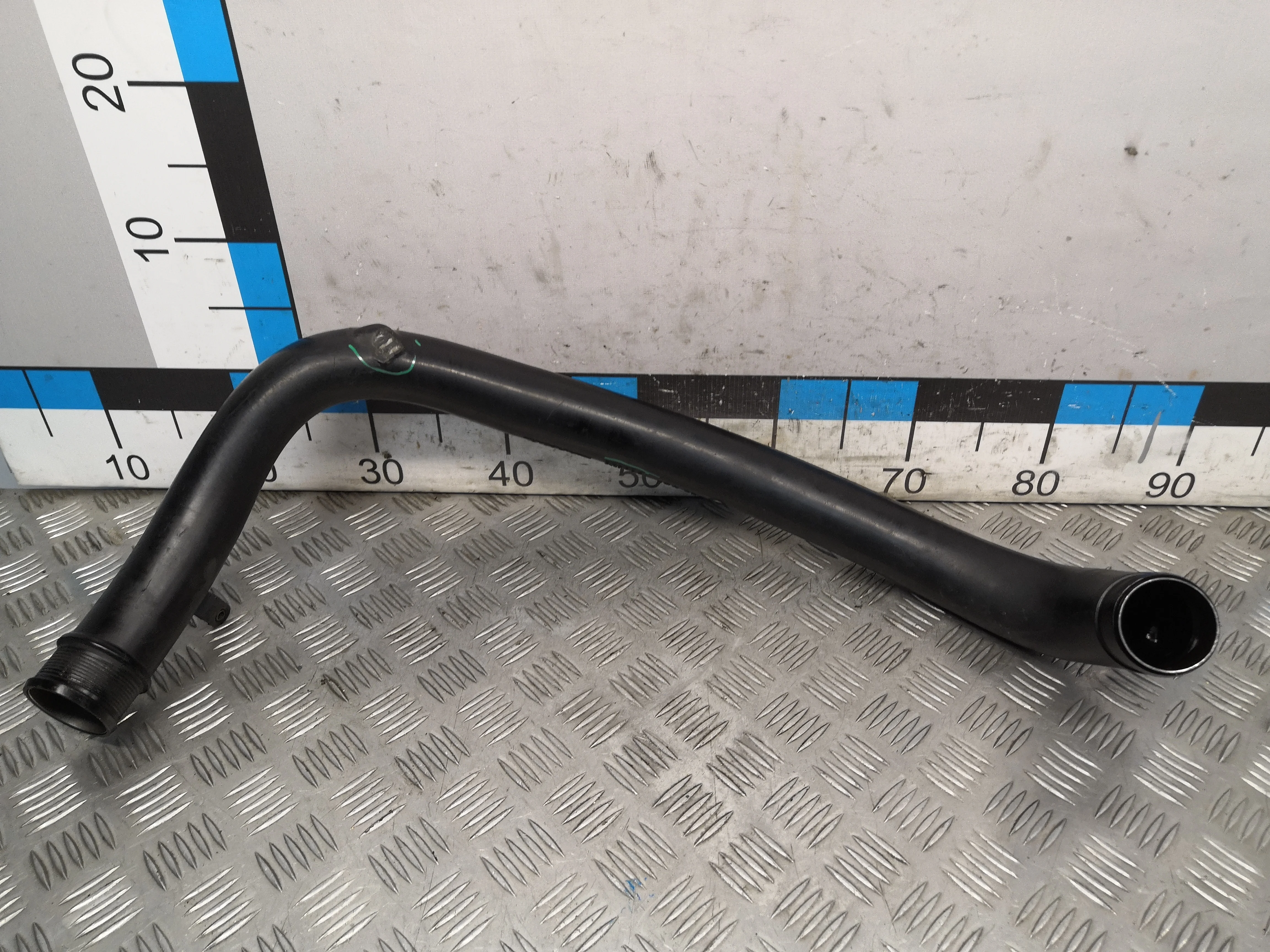 [Б/У] Патрубок интеркулера - нет 2 креплений [Незначительные дефекты] [Код: 00291353 ]