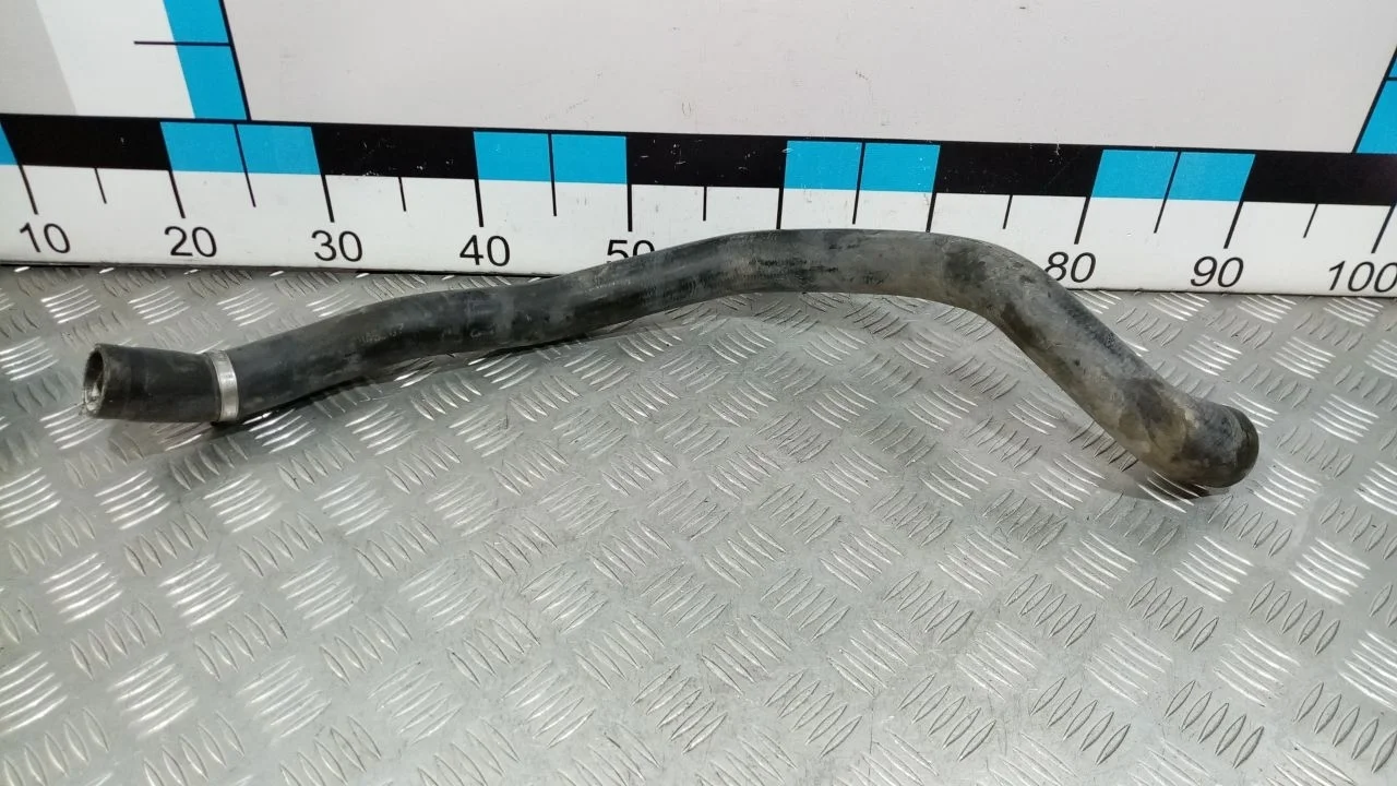 [Б/У] Патрубок радиатора нижний Volvo [Код: 00377054 ]