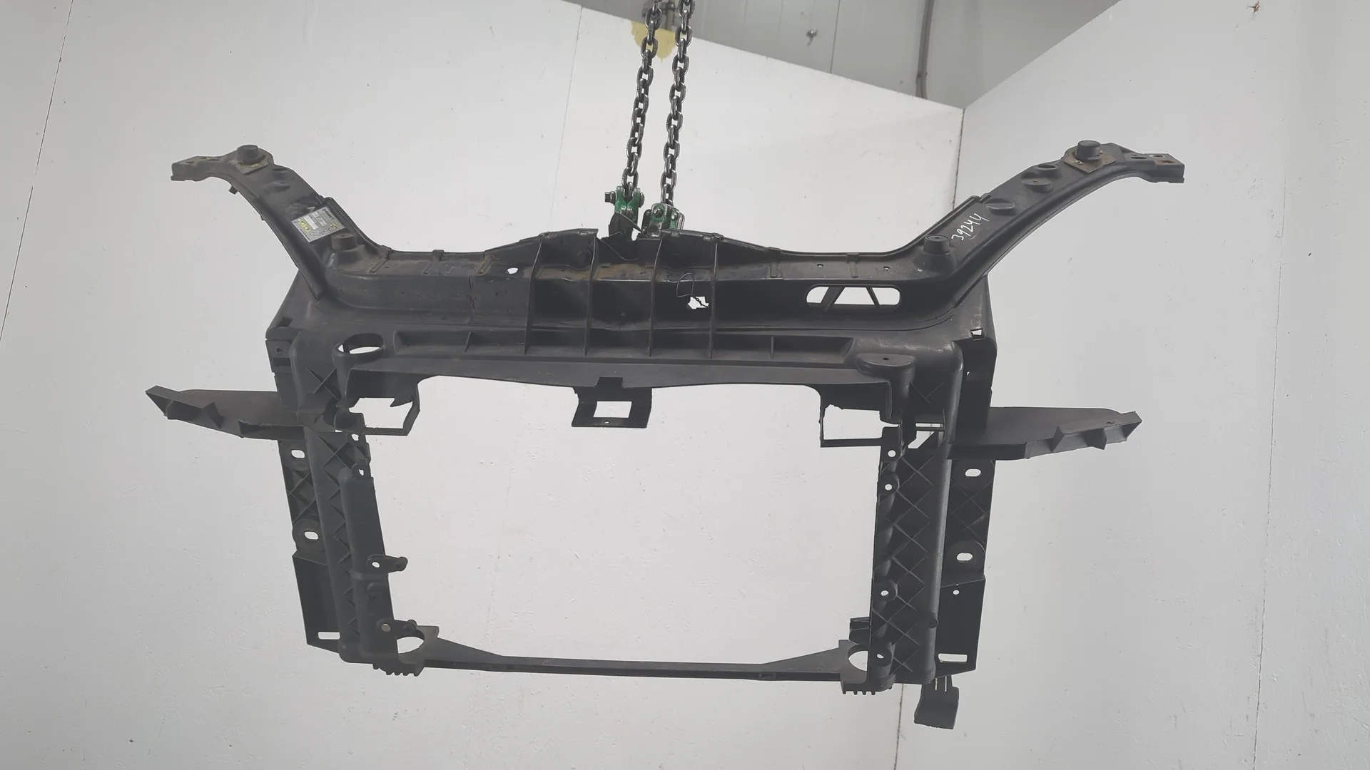 Рамка передняя (телевизор) Ford Fiesta 2001-2007 КПП 5-ст.мех.(МКПП) FXJ… Бензин 1.4 л Инжектор