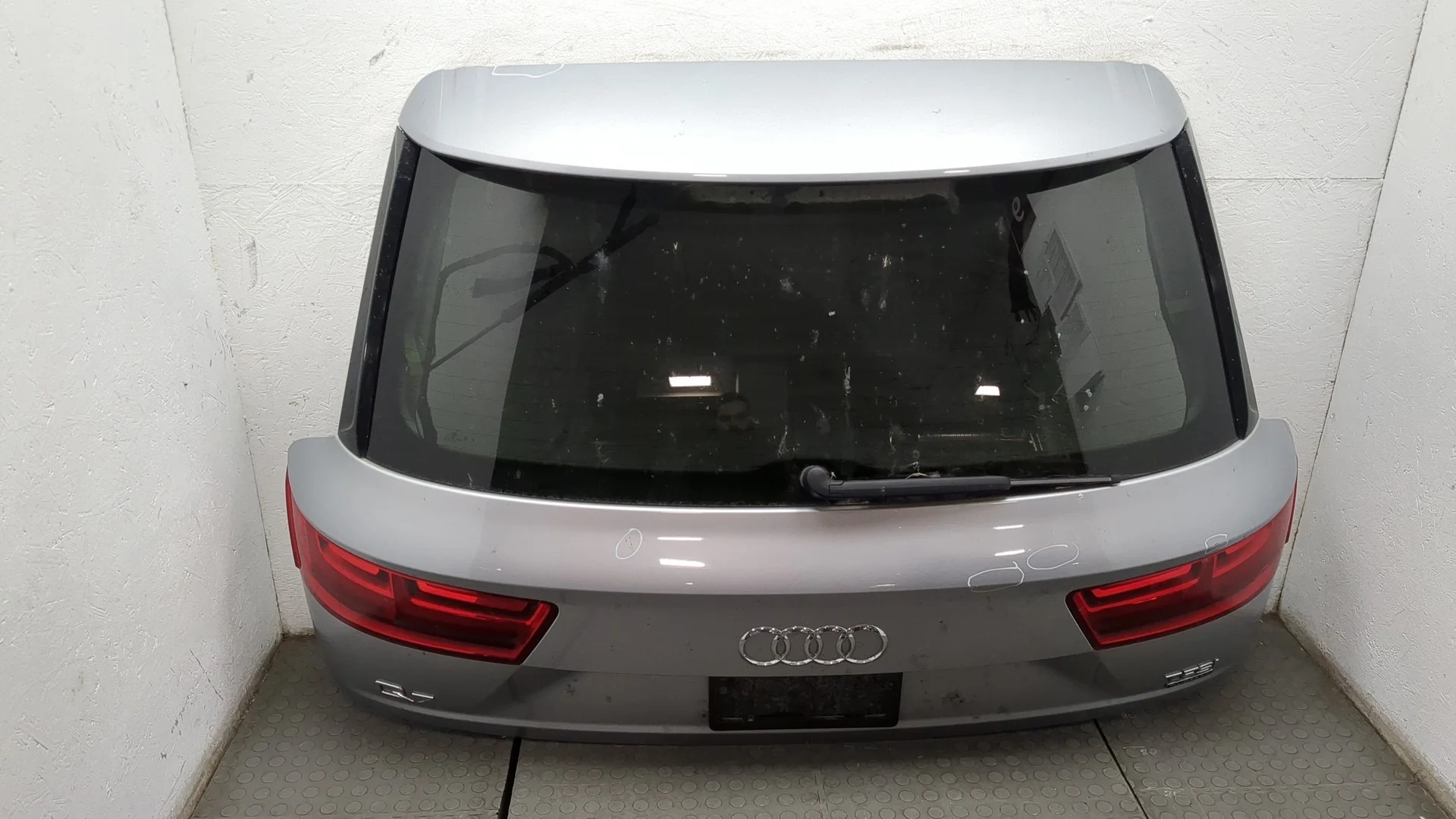 Крышка (дверь) багажника Audi Q7 2015-2025 КПП автомат 4х4 (АКПП) CYMC Бензин 2 л TFSI