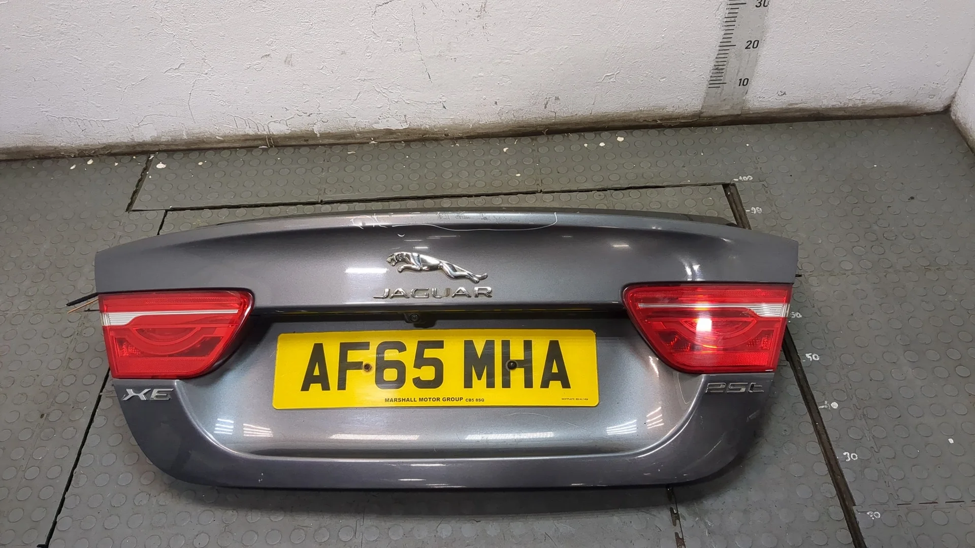 Крышка (дверь) багажника Jaguar XE 2015-2025 КПП автомат (АКПП) 204PT Бензин 2 л