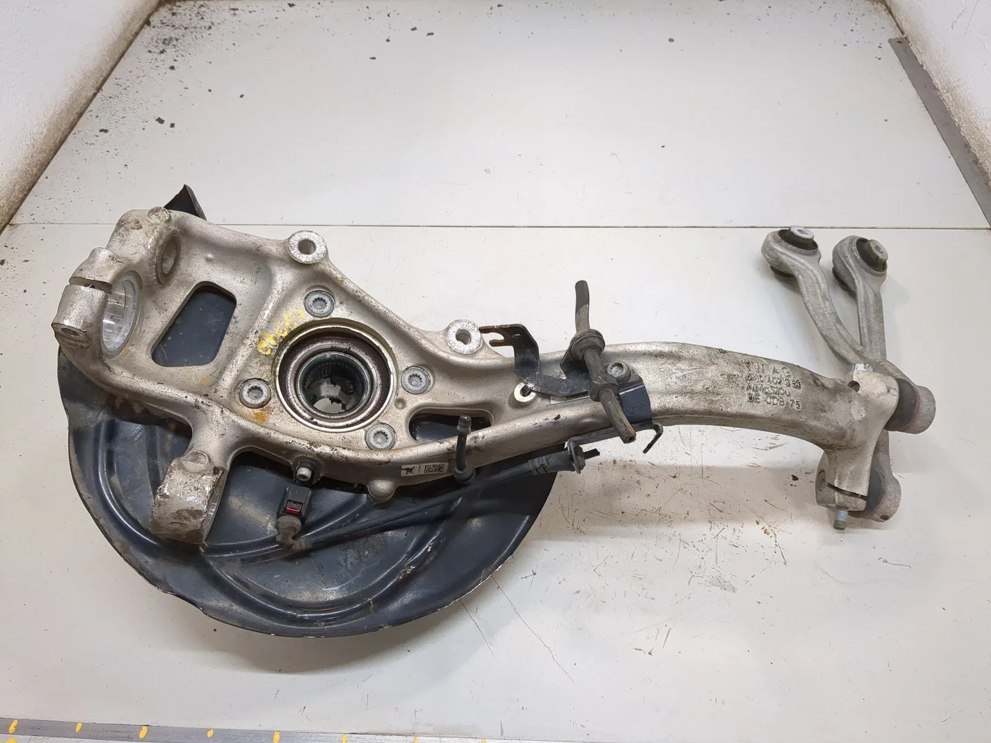 Ступица (кулак, цапфа) Audi Q7 2015-2025 КПП автомат 4х4 (АКПП) CYMC Бензин 2 л TFSI