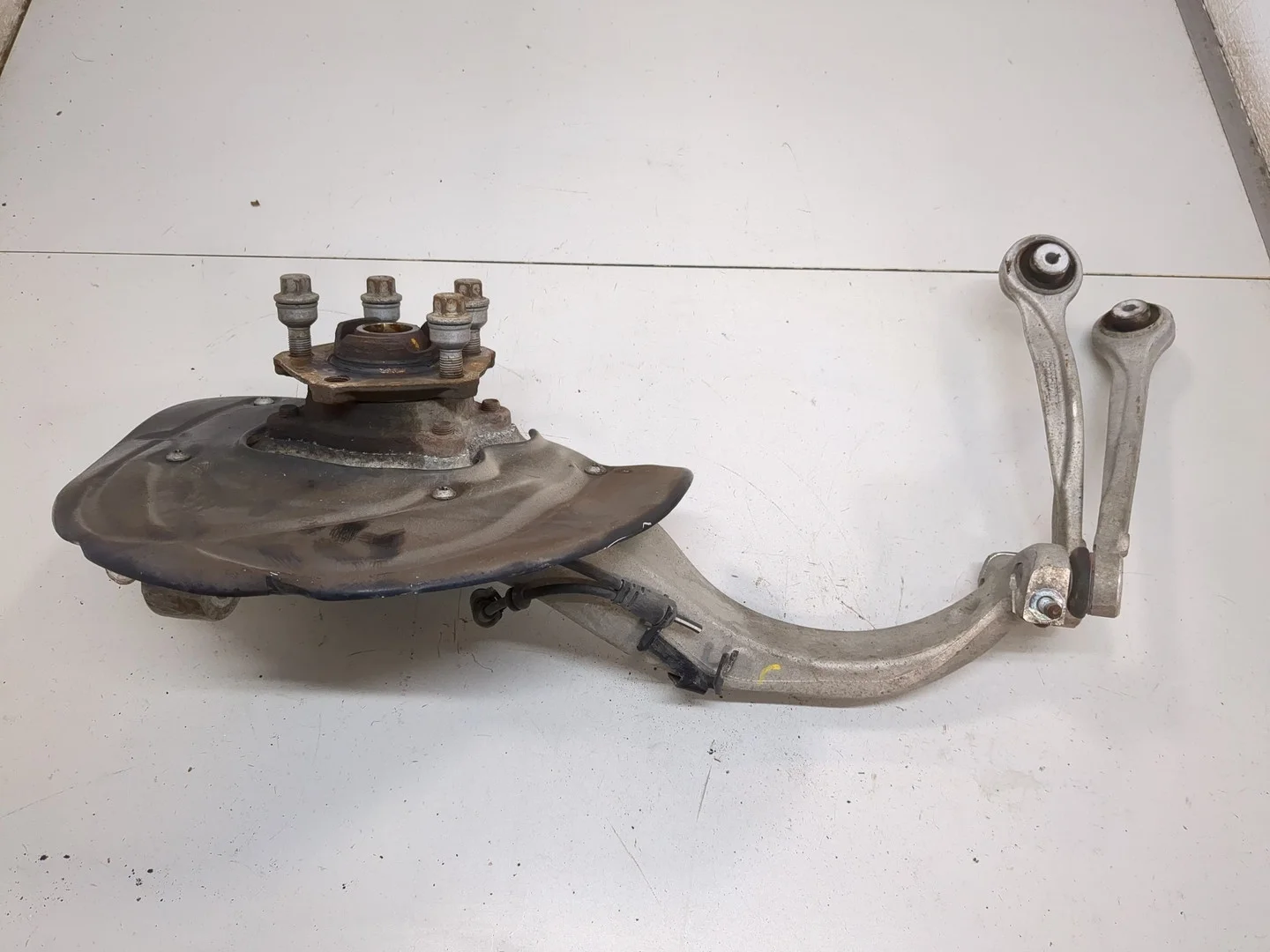 Ступица (кулак, цапфа) Audi Q7 2015-2025 КПП автомат 4х4 (АКПП) CYMC Бензин 2 л TFSI