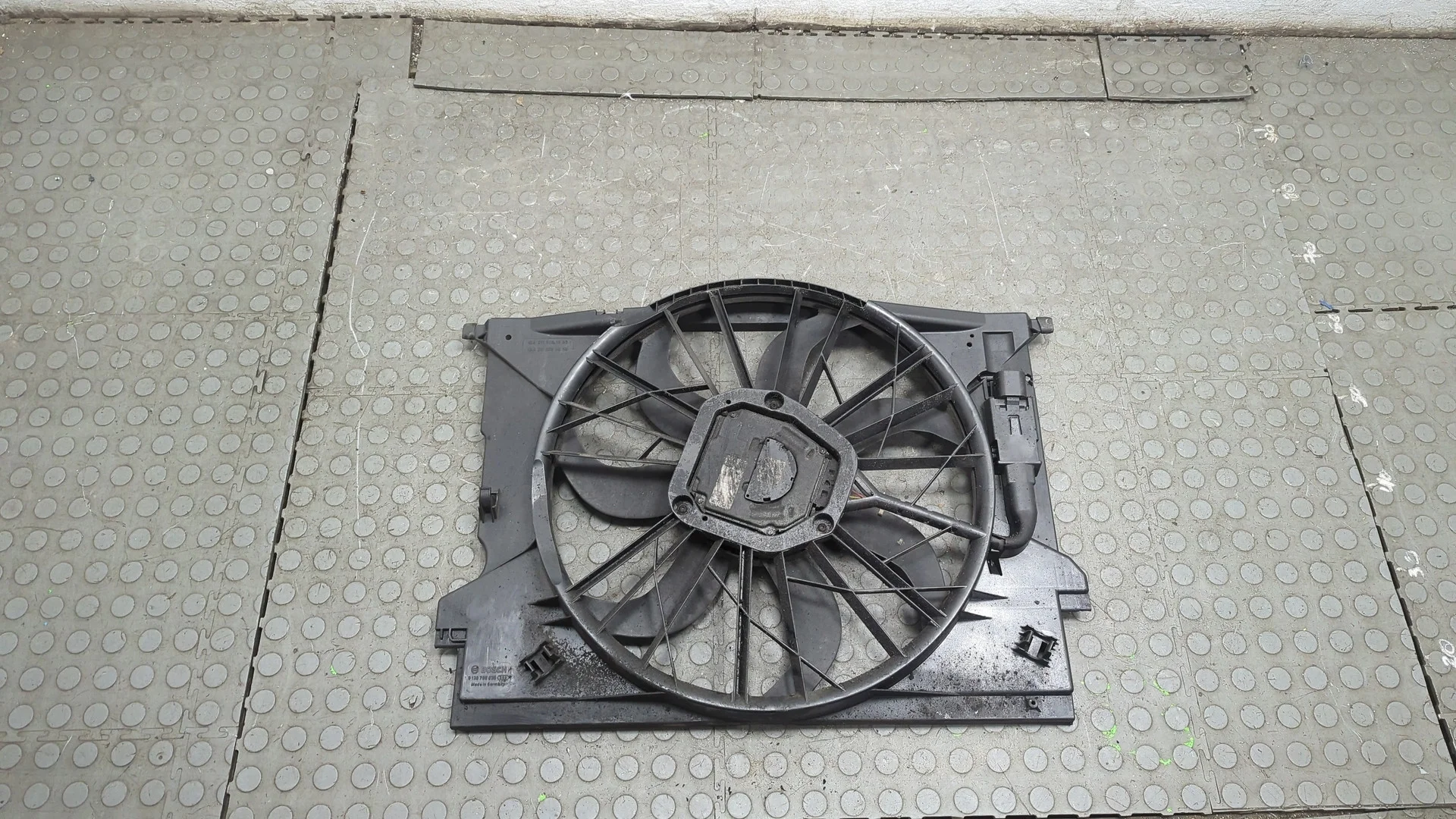 Вентилятор радиатора Mercedes-Benz E-Class W211 2002-2009 КПП автомат 4х4 (АКПП) M272.972 Бензин 3.5 л Инжектор