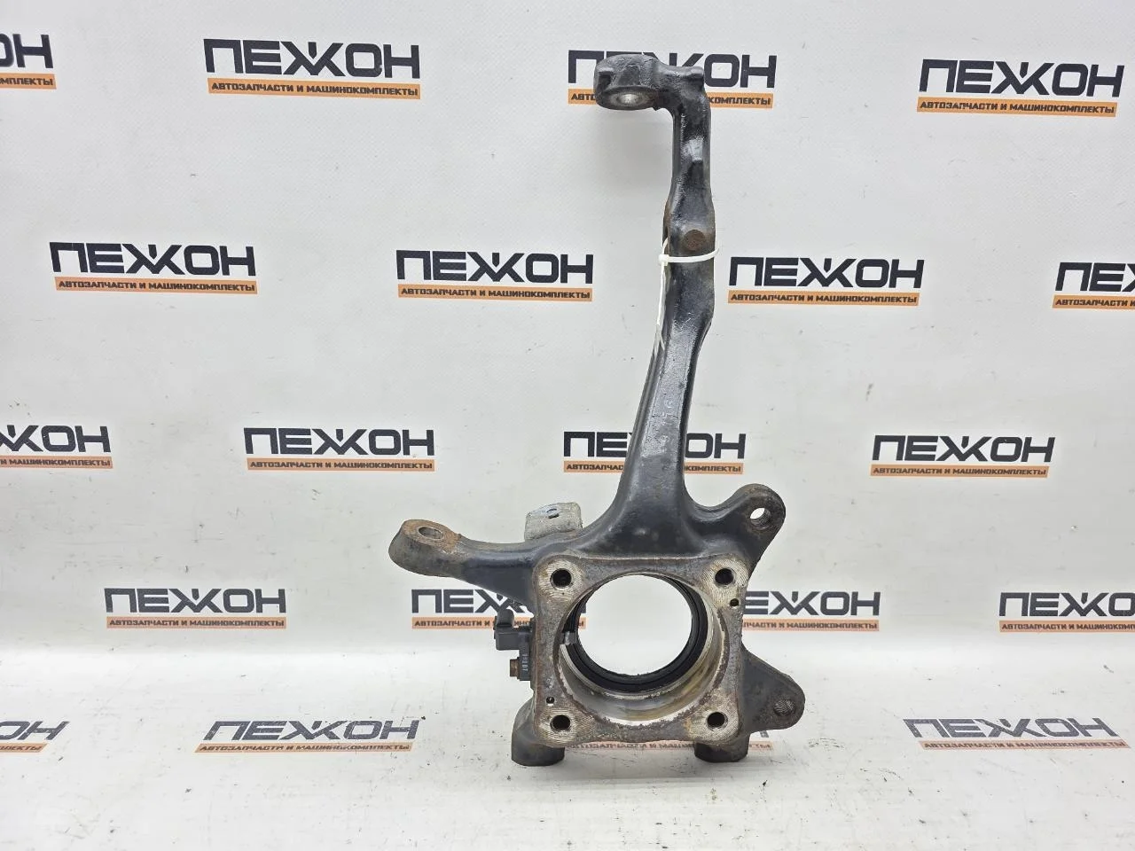 Кулак TOYOTA LAND CRUISER PRADO 2021 4321260240 J150 2.8 1GDFTV, передний левый