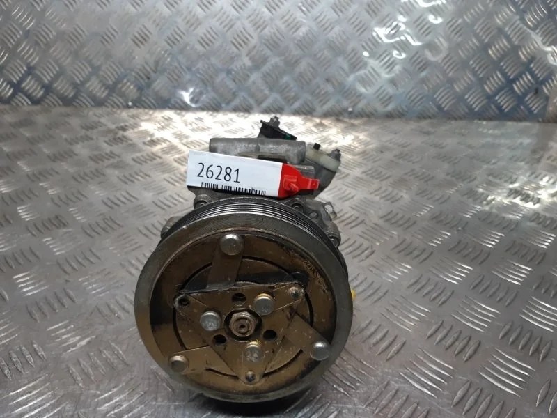 Компрессор кондиционера Peugeot 308