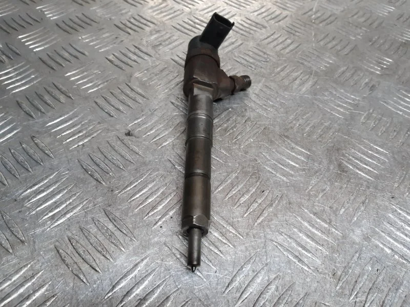 Форсунка топливная Opel Insignia