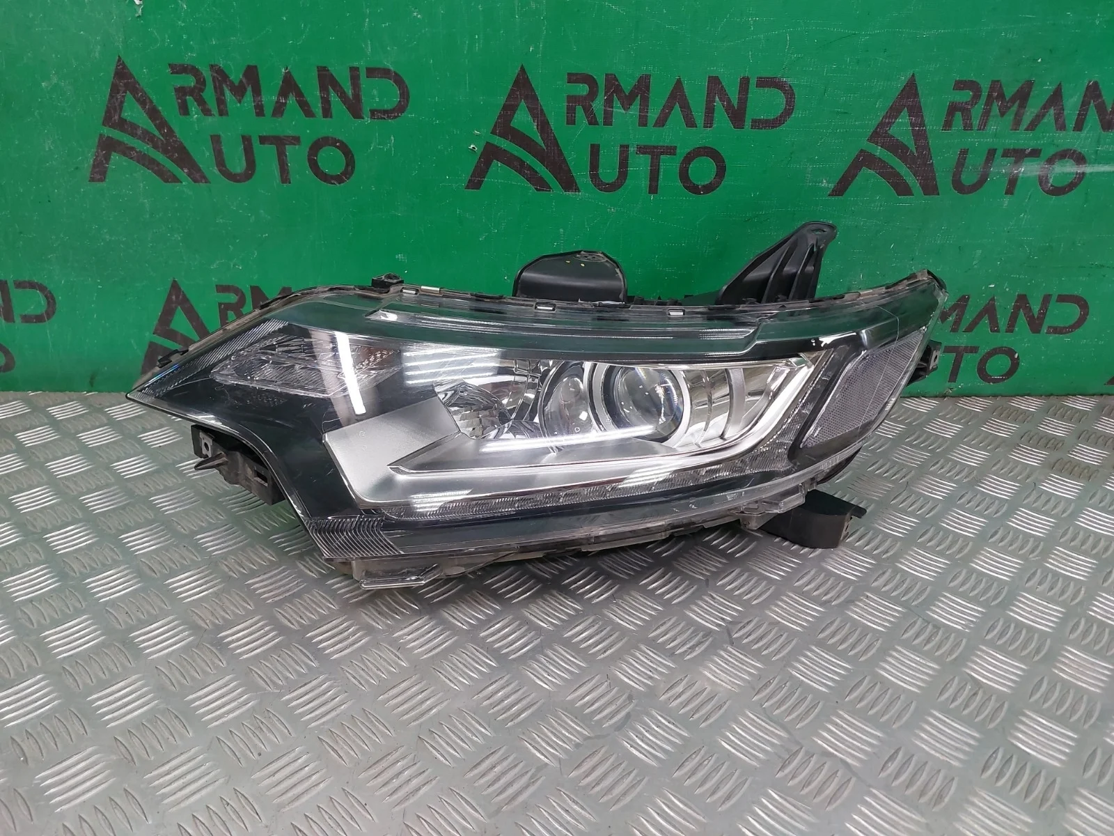 Фара MITSUBISHI OUTLANDER 2015-нв 3