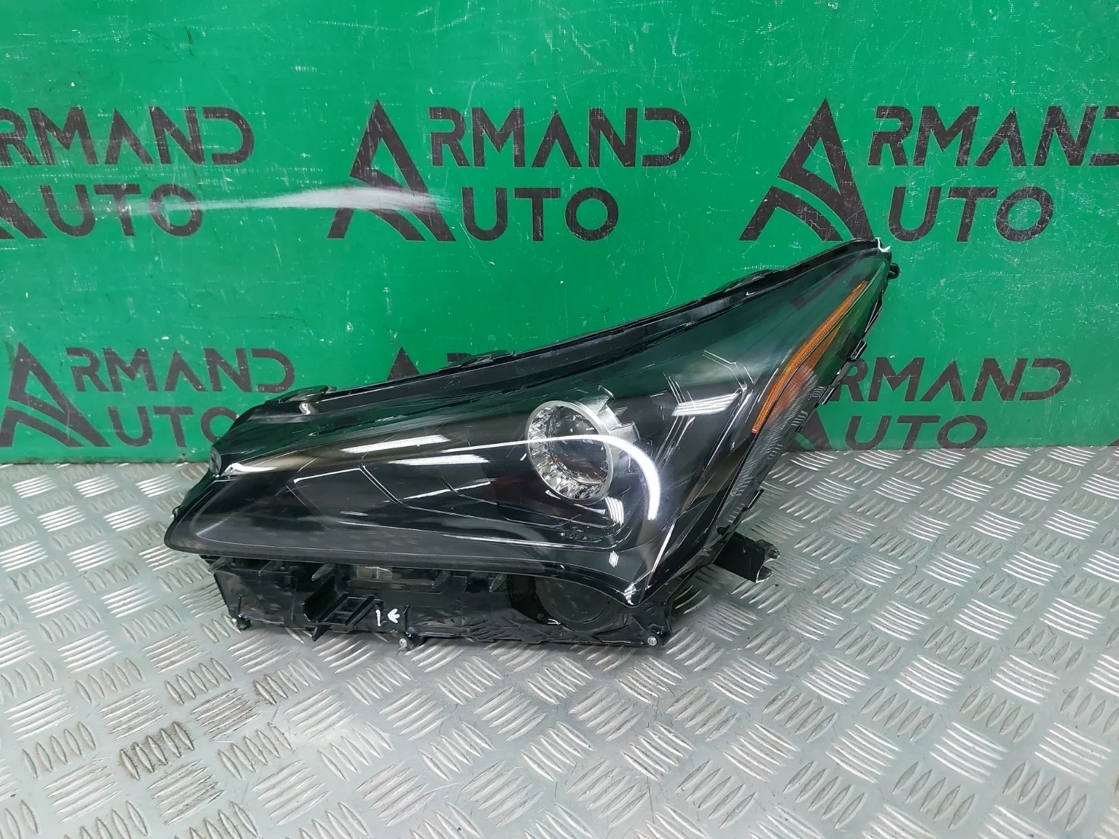 Фара Lexus NX 2017-2021