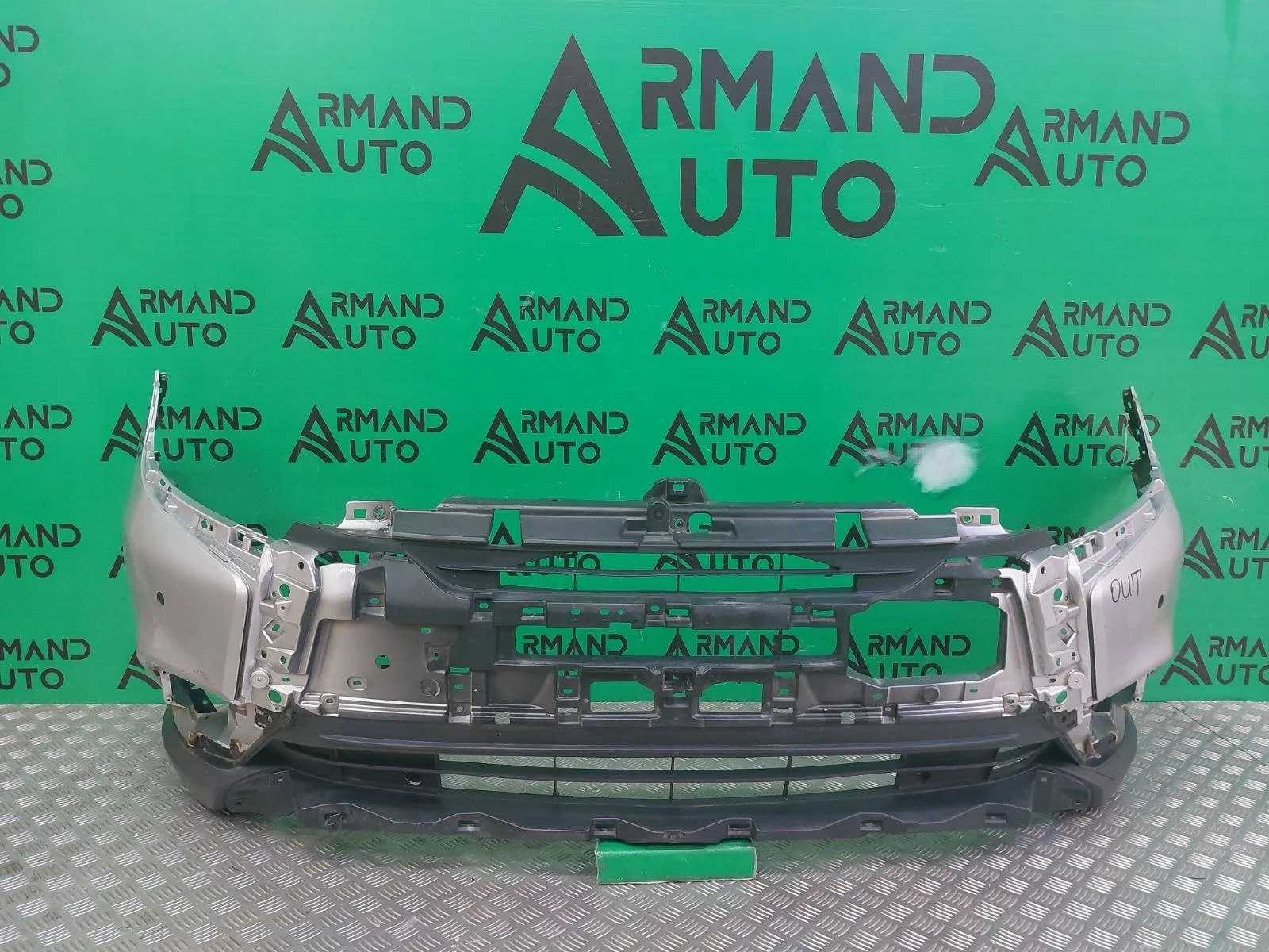 Бампер Mitsubishi Outlander 2015-2018 3