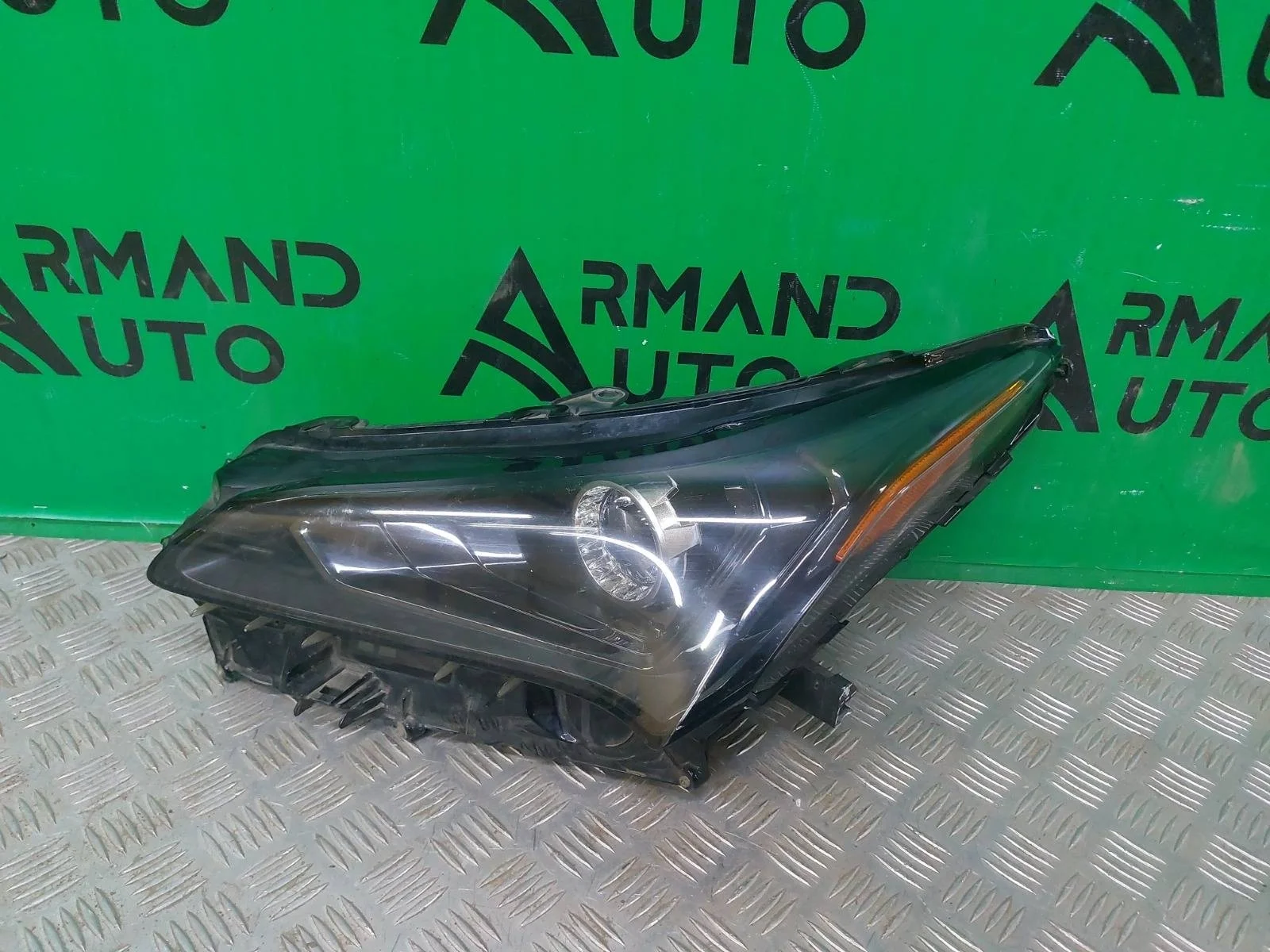 Фара Lexus NX 2017-2021