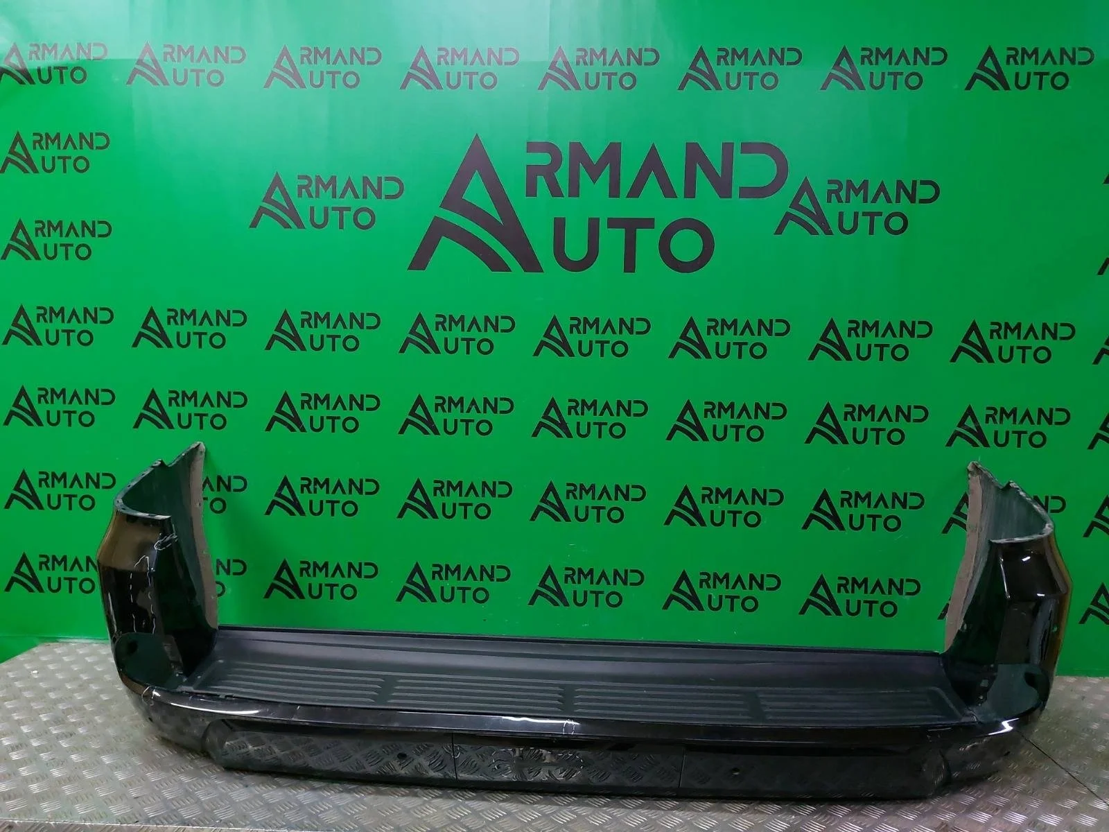 Бампер Lexus LX 2015-2023 URJ200