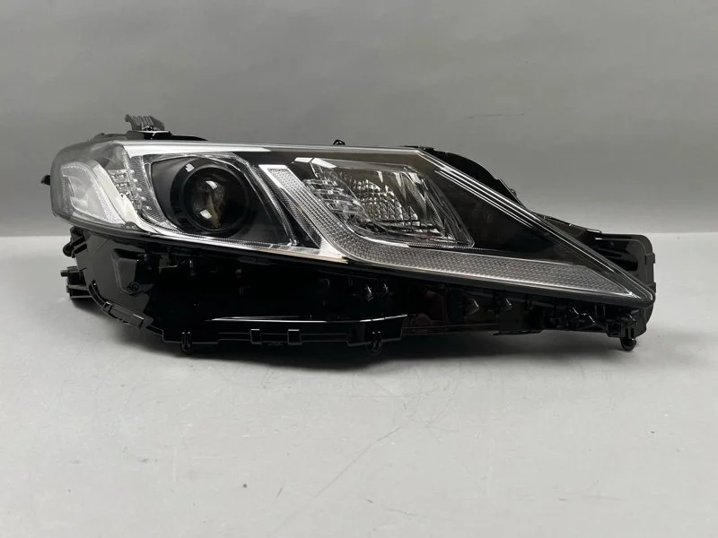 Фара Toyota Camry 2017- 8114533A20 V70, передняя правая