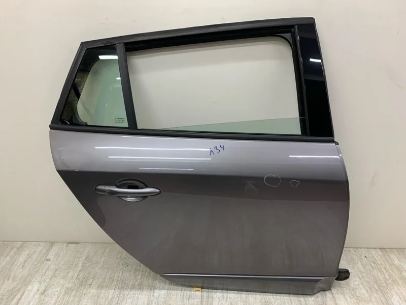 Дверь RENAULT MEGANE 2012 821004555R УНИВЕРСАЛ K9K636 D065745, задняя правая