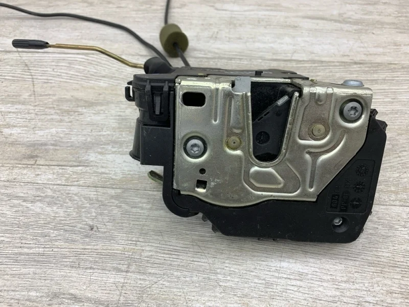 Замок двери MERCEDES-BENZ E-CLASS 2007 A2117200535 УНИВЕРСАЛ 646.821 30 035968, передний левый