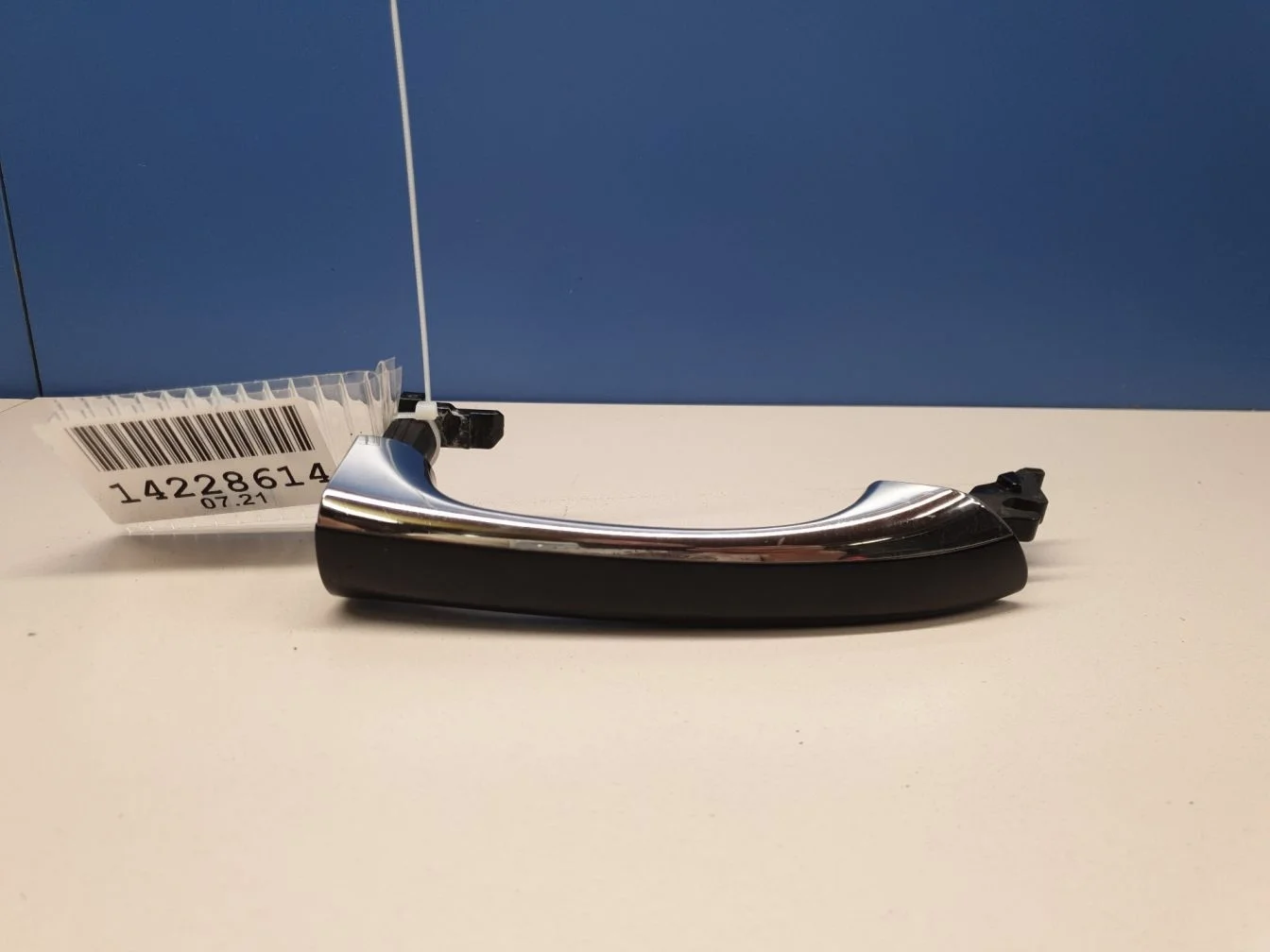 Ручка двери нaружная правая передняя для Mercedes CLS-klasse W219 2004-2010