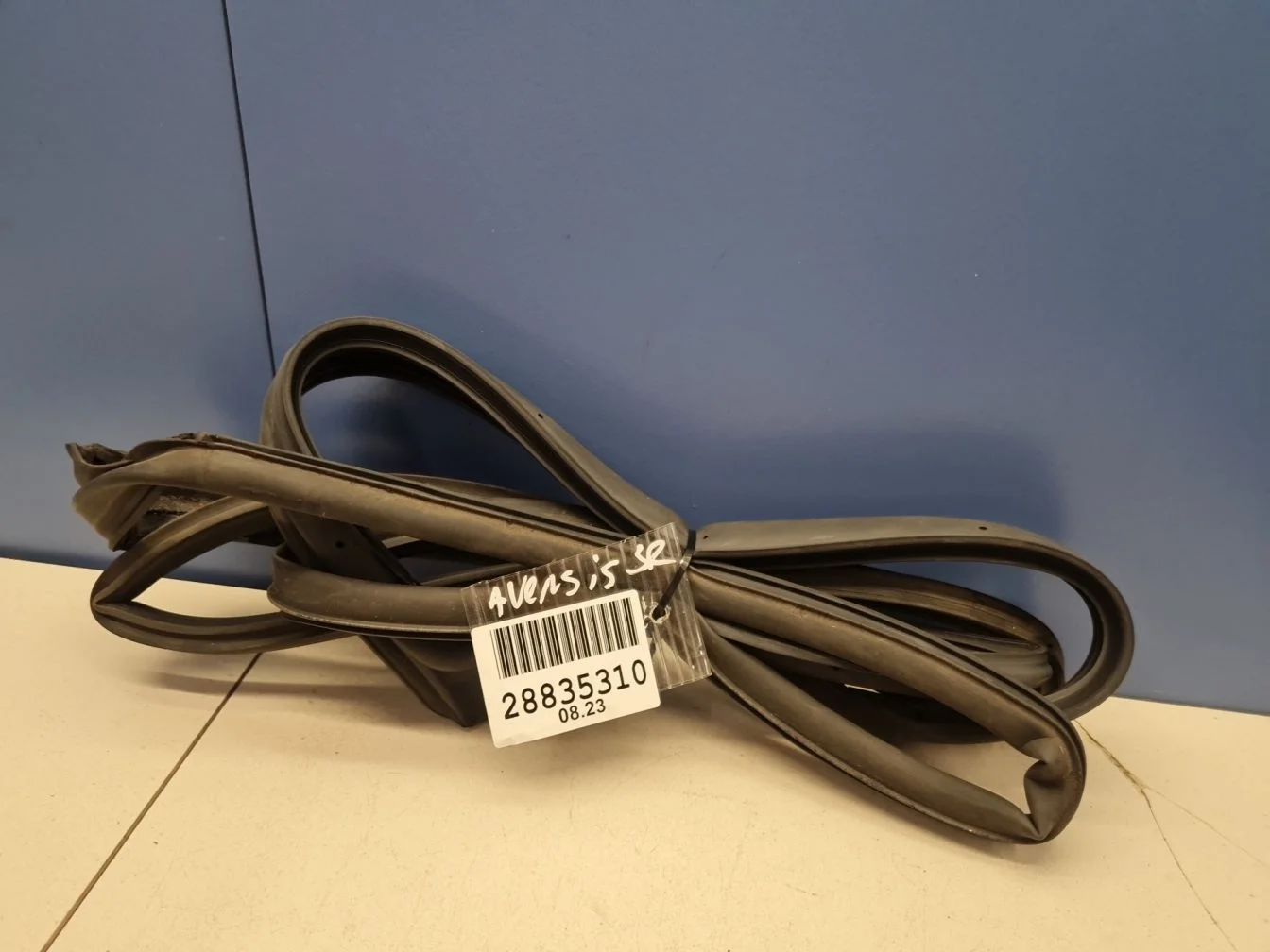 Уплотнитель двери задней правой для Toyota Avensis T27 2008-2018