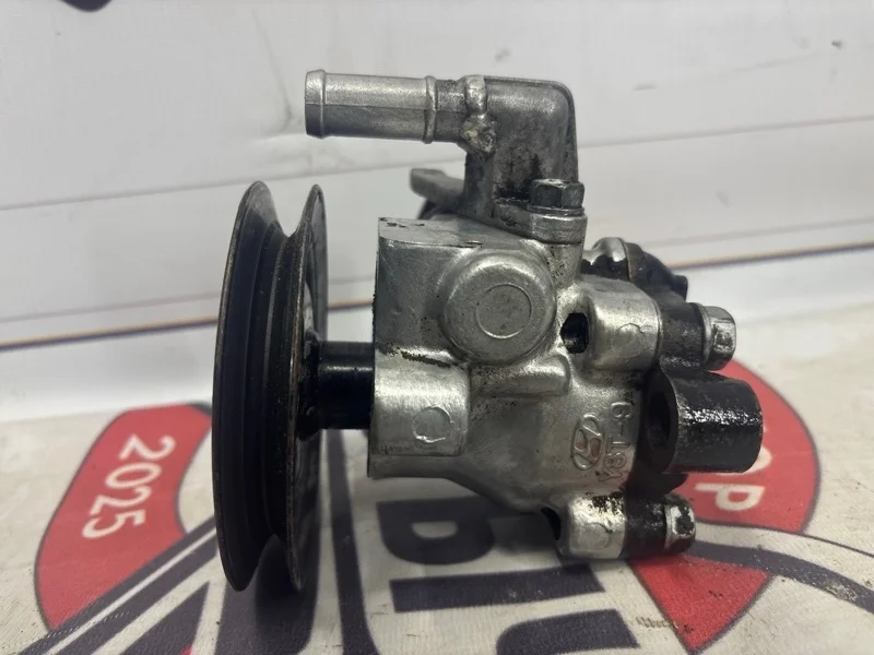 Насос ГУР (Гидроусилителя руля) Hyundai Accent 2004 5711025000 LC2 G4EC