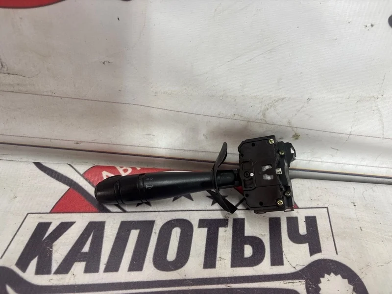 Подрулевой переключатель поворотников Renault Logan 2012 6001551360 LS12 K7J