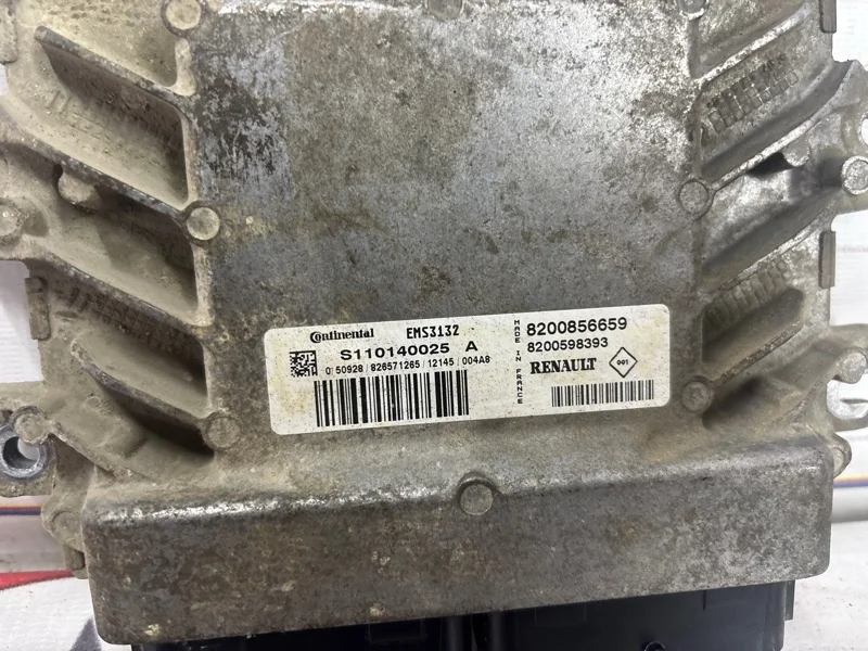 Блок управления двигателем Renault Logan 2012 8200856659 LS12 K7J