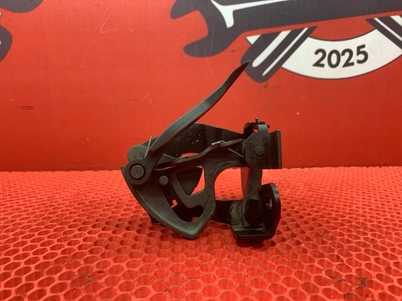 Замок капота MERCEDES-BENZ C-Class 2002 A2038800164 W203 M111