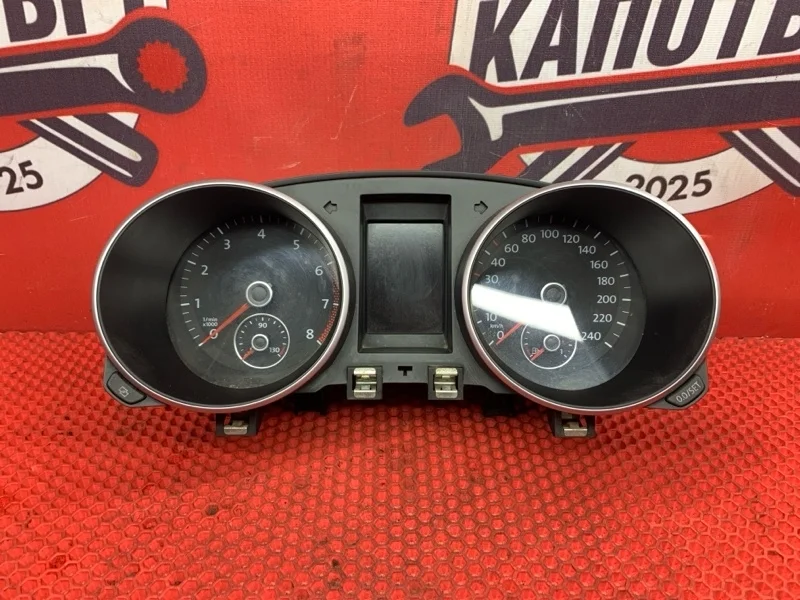 Панель приборов Volkswagen GOLF 2011 5K0920872 MK 6 CAXA