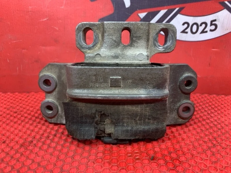 Подушка двигателя (Опора ДВС) Volkswagen GOLF 6 2011 1K0199555 MK6 CAXA