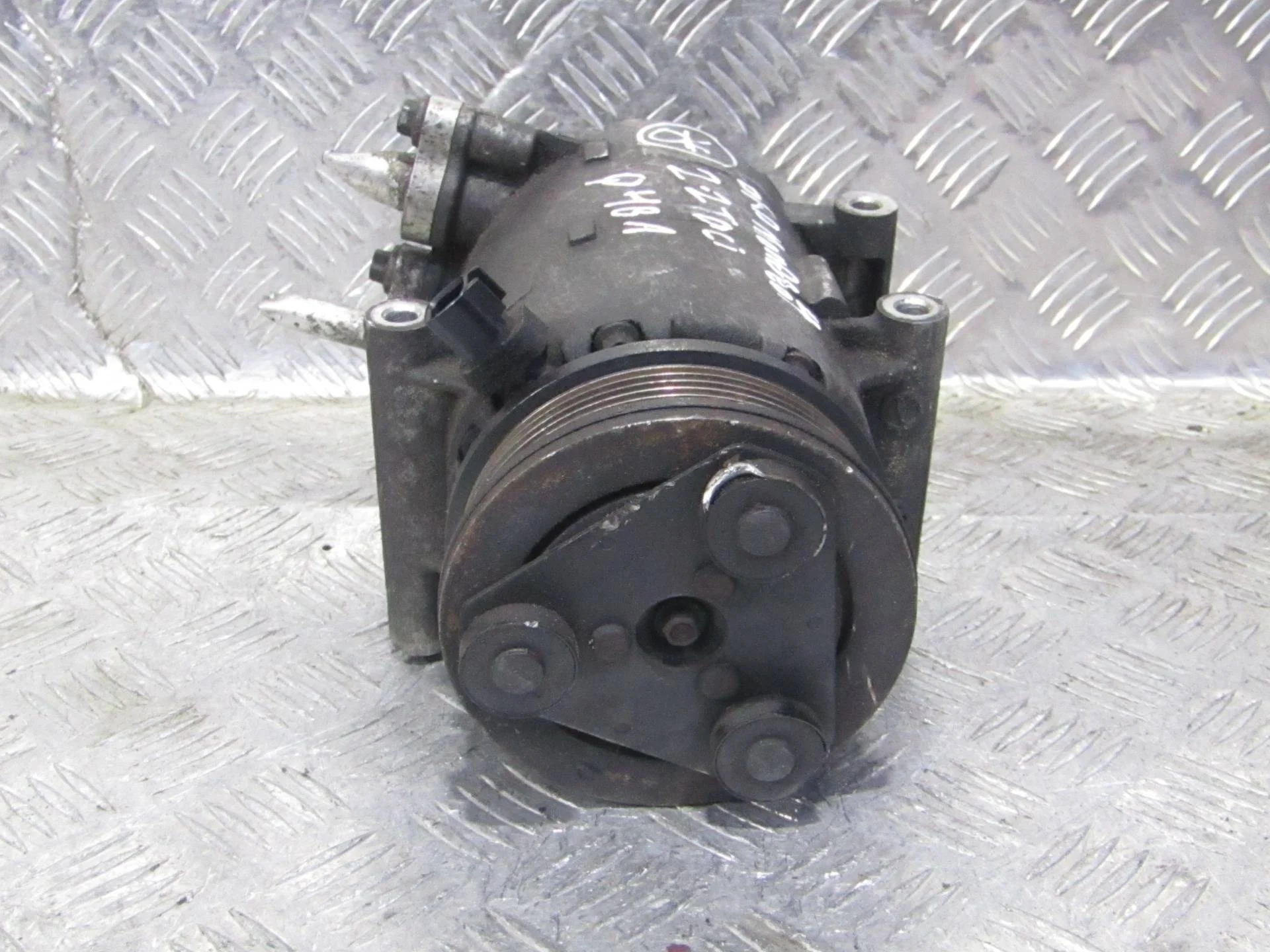 компрессор кондиционера Land Rover Freelander 2 L359