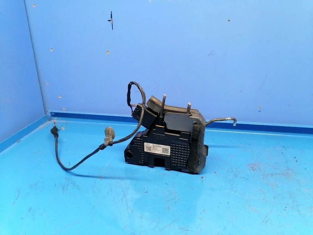 Замок двери передней правой Hyundai Solaris II (2017—2020)