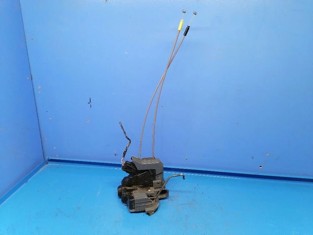 Замок двери передней левой Hyundai Solaris II (2017—2020)