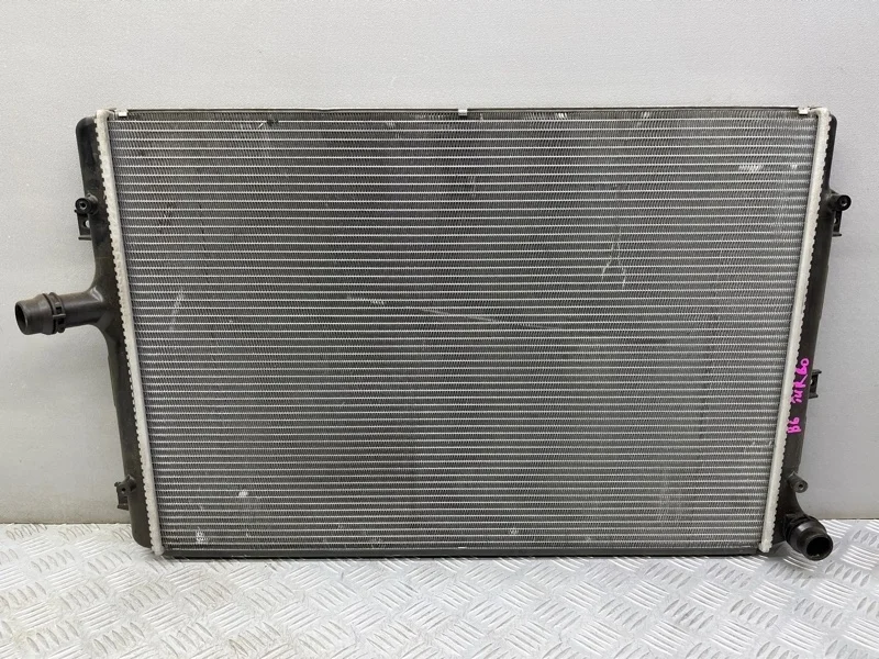 Радиатор охлаждения Audi S3 8P