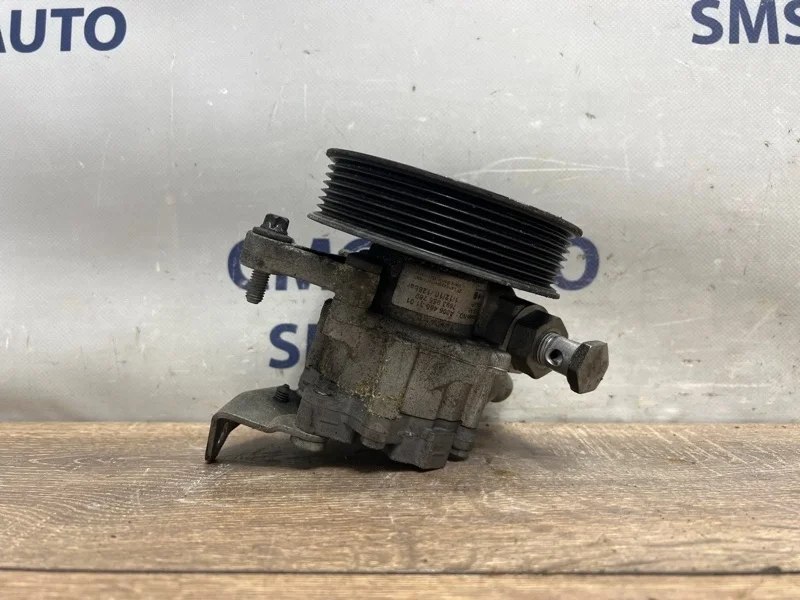 Насос ГУР Mercedes-Benz ML 2010 A0064663101 W164 642.820