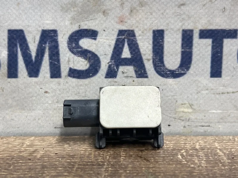 Датчик удара Mercedes-Benz ML 2010 A0038202926 W164 642.820, передний