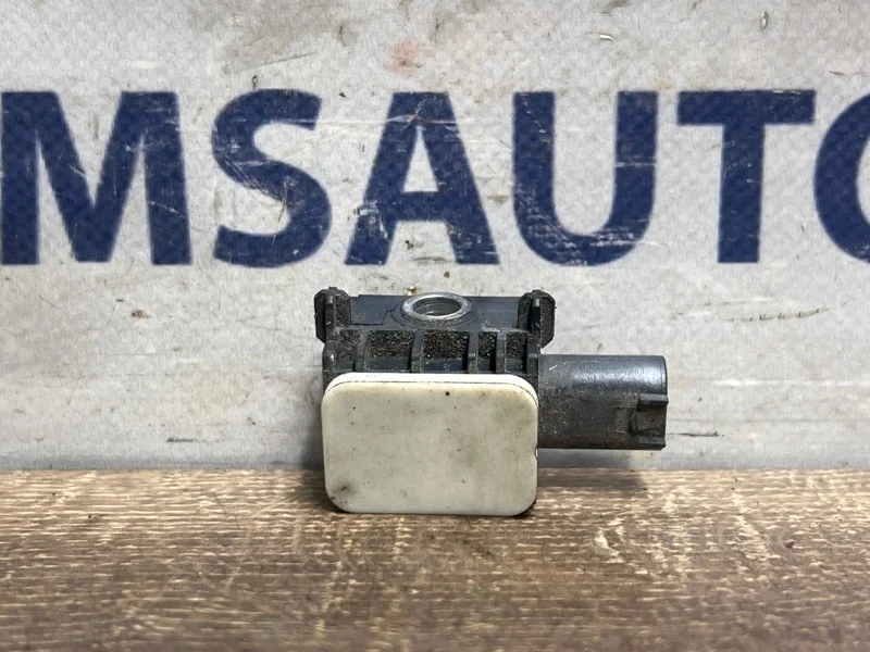 Датчик удара Mercedes-Benz ML 2010 A0038202926 W164 642.820, передний