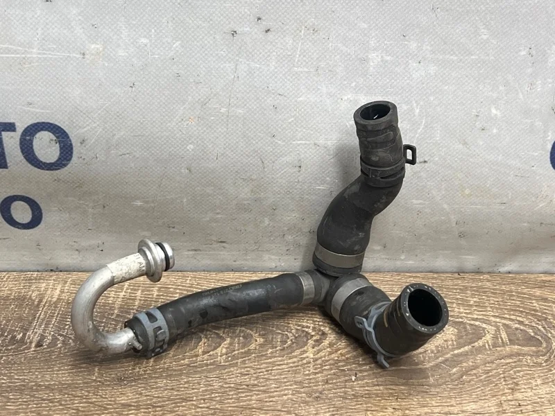 Трубка системы охлаждения Audi A8 079121448 D4 4.2 CDRA