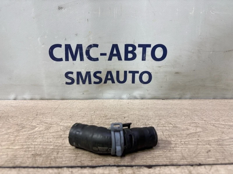 Патрубок охлаждения Audi A8 4H0121445A D4 4.2 CDRA