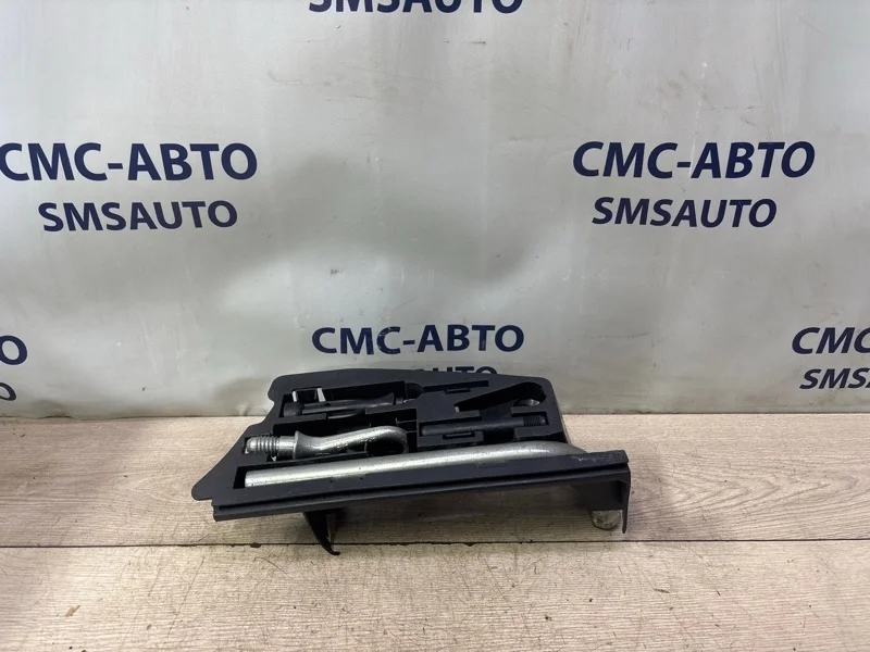 Набор инструментов Audi A6 2010 4F5012111A C6 CCEA