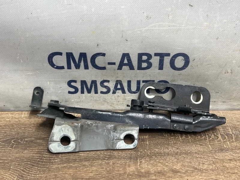 Петля капота Volvo V40 Cross Country 31442084 V40 CROSS COUNTRY B5204T9, левая