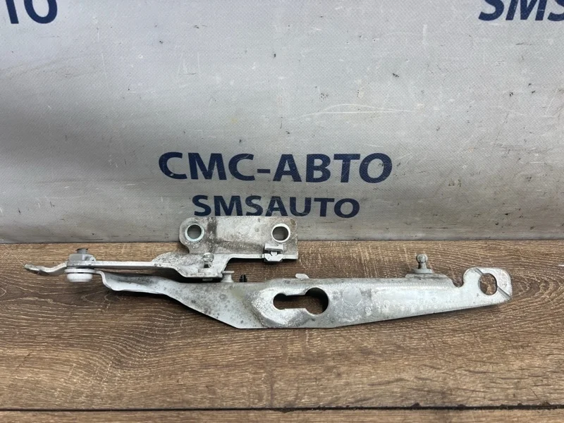 Петля капота Volvo XC60 2014-2017 31385814 ХС60 B5254T12, левая