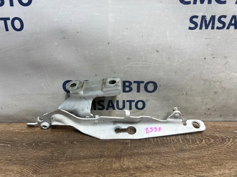 Петля капота Volvo XC60 2014-2017 31385815 ХС60 B5254T12, правая
