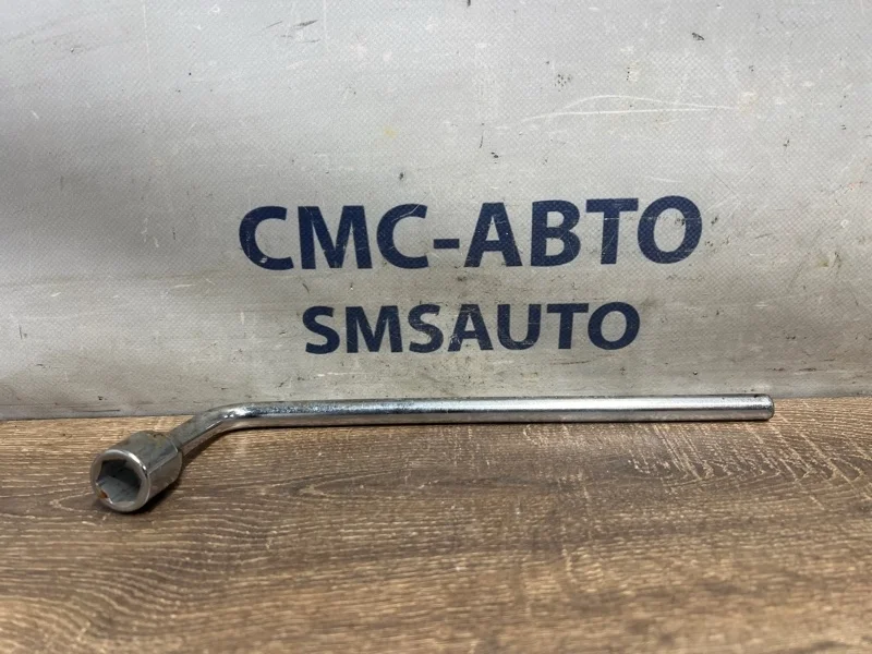 Ключ баллоный Mercedes-Benz ML 2010 A2215810001 W164 642.820