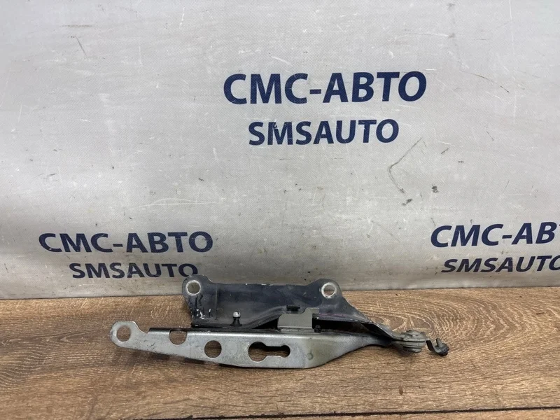 Петля капота Volvo XC90 30716883 ХС90 3.2 B6324S, правая