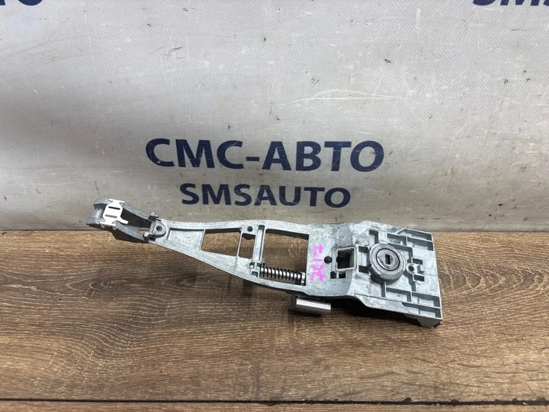Кронштейн ручки двери Volvo XC90 31253177 ХС90 3.2 B6324S, передний правый