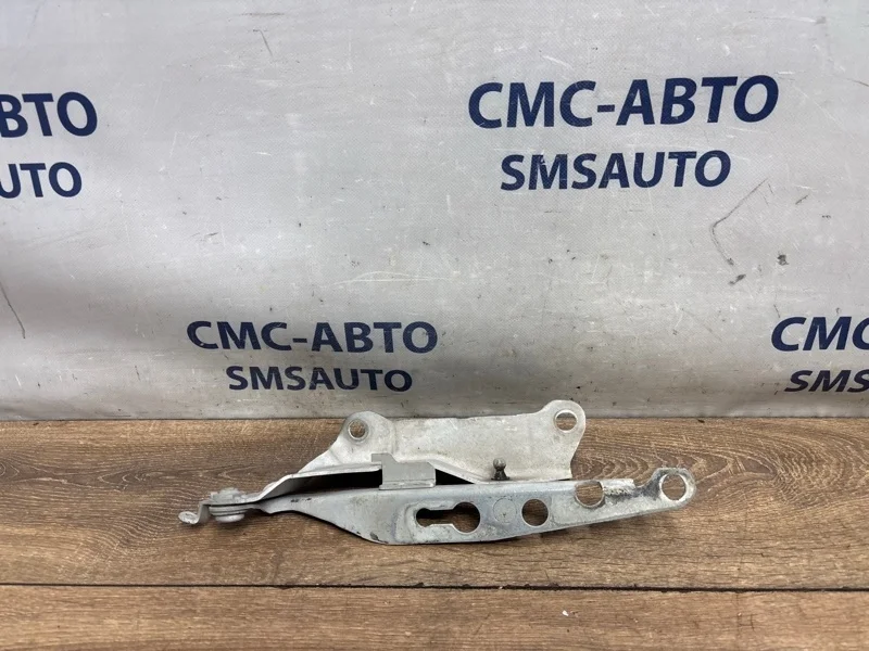 Петля капота Volvo XC90 30716882 ХС90 4.4 B8444S, левая