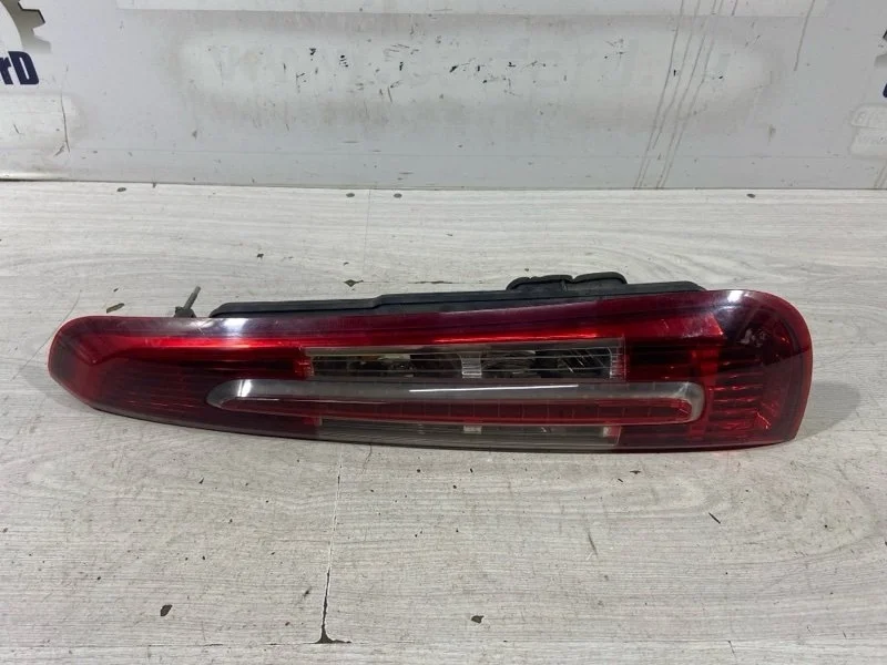 Фонарь задний правый Ford C-MAX (07-10) UAV 2009