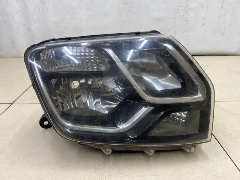 Фара правая Renault Duster 1